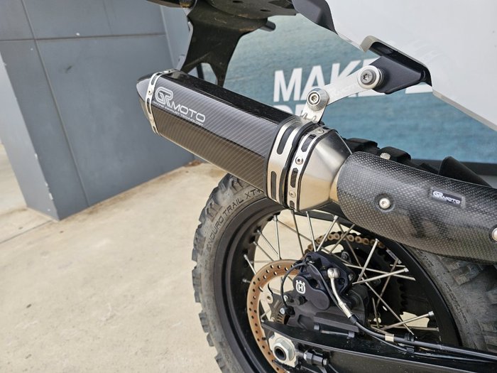 2022 HUSQVARNA NORDEN 901 Yellow