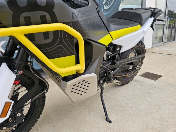 2022 HUSQVARNA NORDEN 901 Yellow