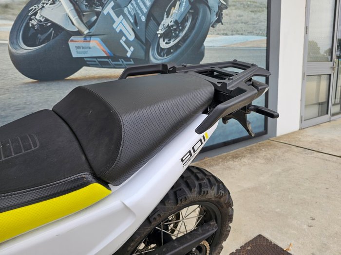 2022 HUSQVARNA NORDEN 901 Yellow