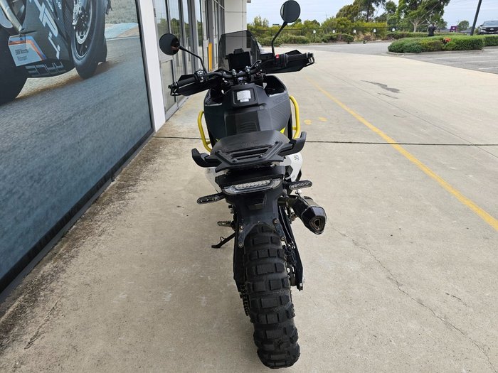 2022 HUSQVARNA NORDEN 901 Yellow