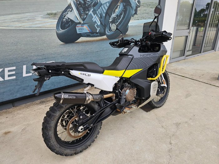 2022 HUSQVARNA NORDEN 901 Yellow