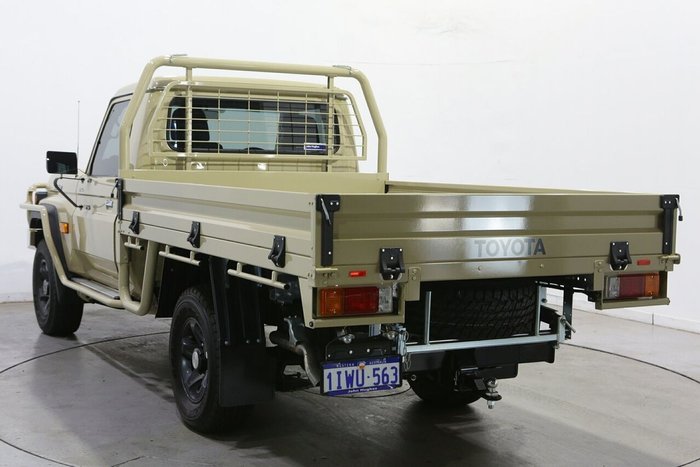 2025 Toyota Landcruiser GXL