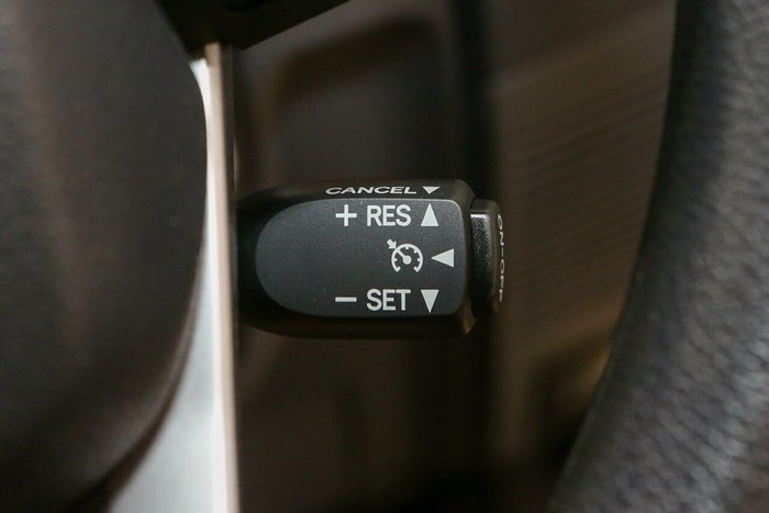 2025 Toyota Landcruiser GXL