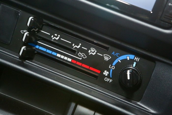 2025 Toyota Landcruiser GXL