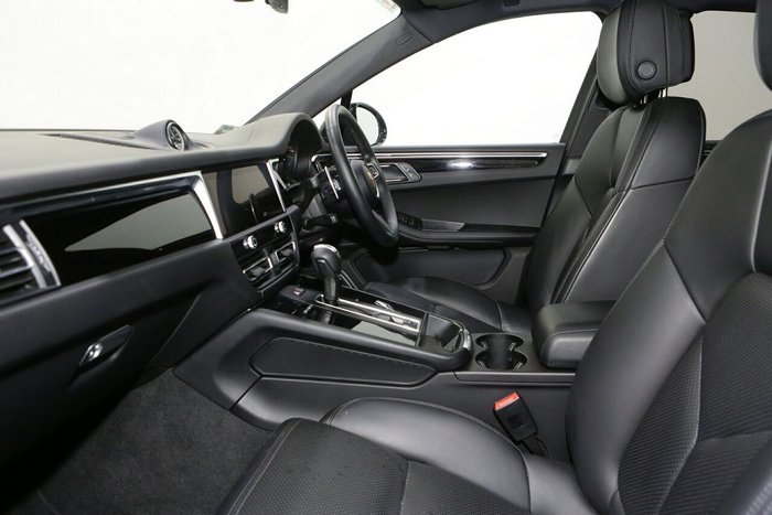2022 Porsche Macan