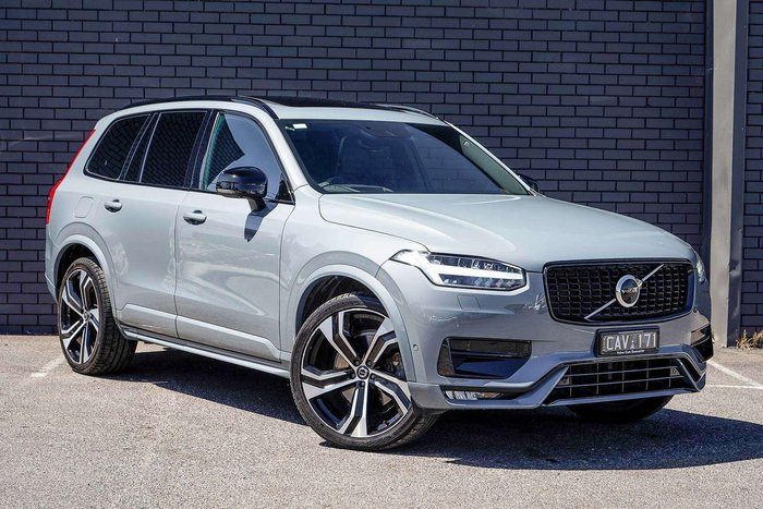2022 Volvo XC90 B6 R-Design