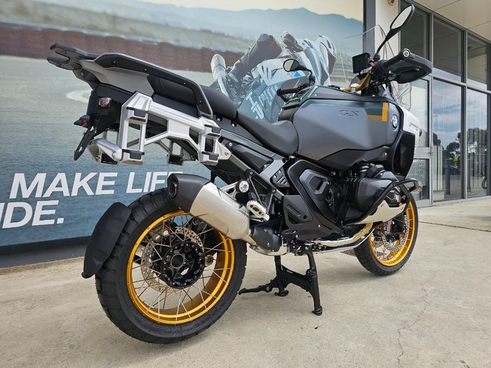 2025 BMW Motorrad R 1300 GS ADVENTURE OPTION 719 Green