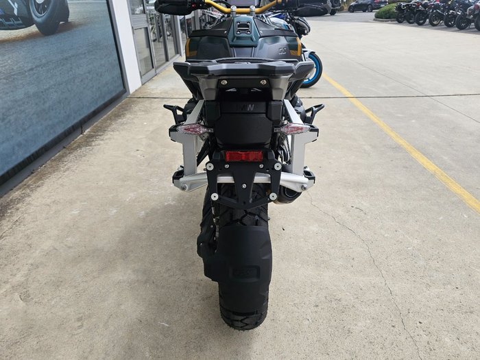 2025 BMW Motorrad R 1300 GS ADVENTURE OPTION 719 Green