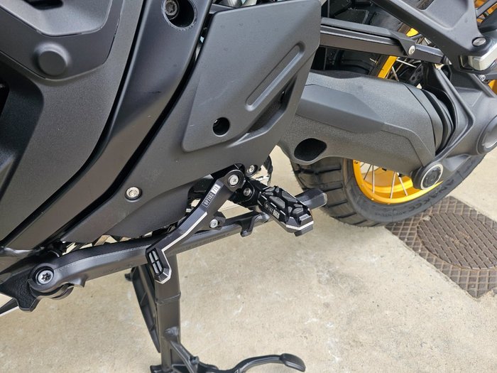 2025 BMW Motorrad R 1300 GS ADVENTURE OPTION 719 Green