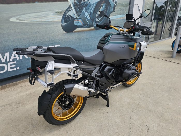 2025 BMW Motorrad R 1300 GS ADVENTURE OPTION 719 Green