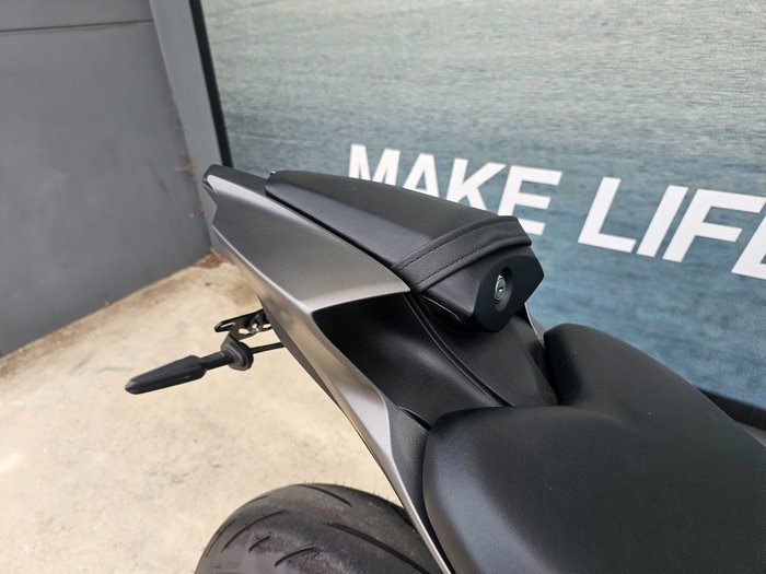 2024 Yamaha YZF-R7LA GREY