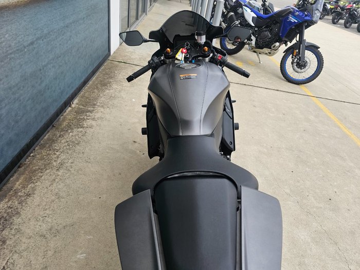 2024 Yamaha YZF-R7LA GREY