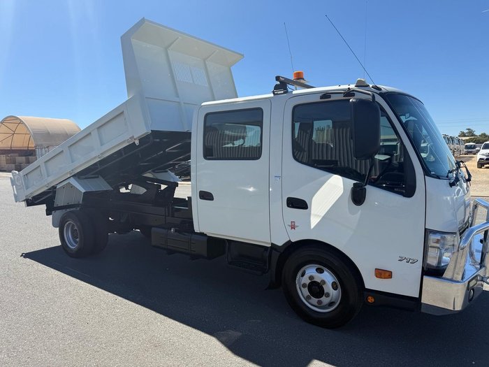 2017 Hino 300 717 , 7 SEAT DUAL CAB, 3.8m TIPPER, X SHIRE