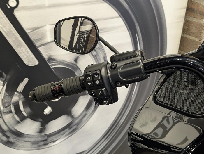 2020 Harley-Davidson Road Glide Special 114 (FLTRXS) Touring Silver