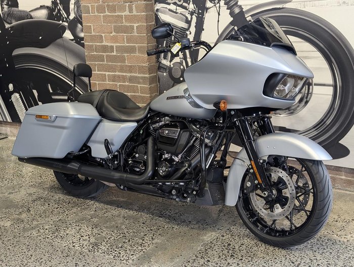 2020 Harley-Davidson Road Glide Special 114 (FLTRXS) Touring Silver