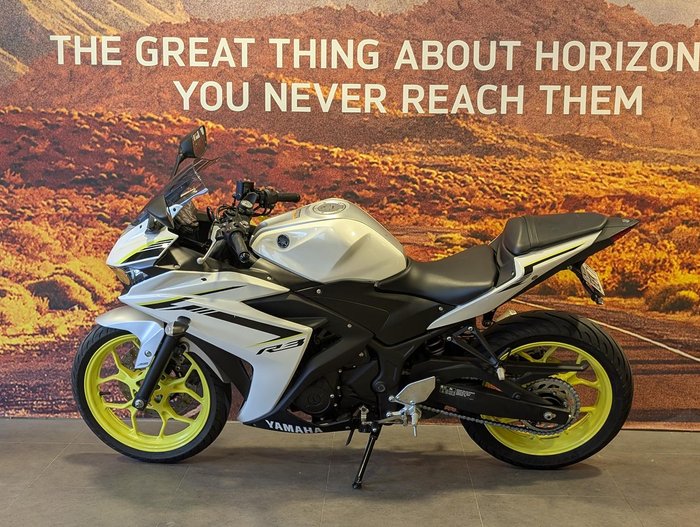 2019 Yamaha YZF-R3 R3 White