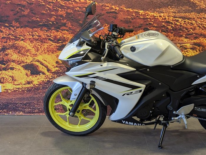2019 Yamaha YZF-R3 R3 White