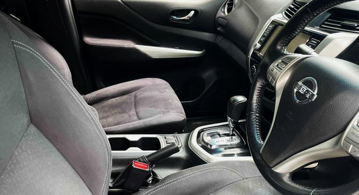 2020 Nissan Navara ST
