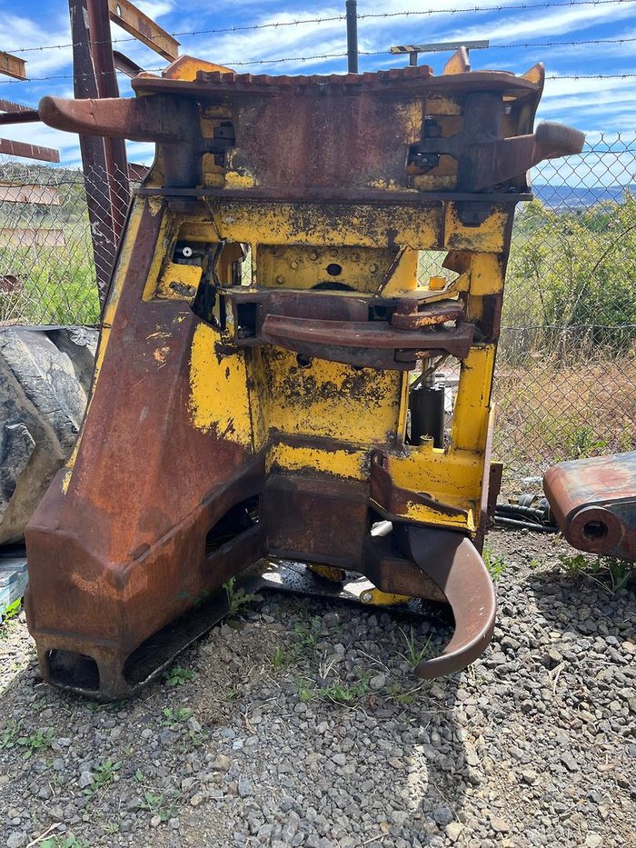 2015 Komatsu Xa233-2 Yellow