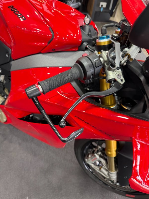 2024 DUCATI PANIGALE V4 S Red