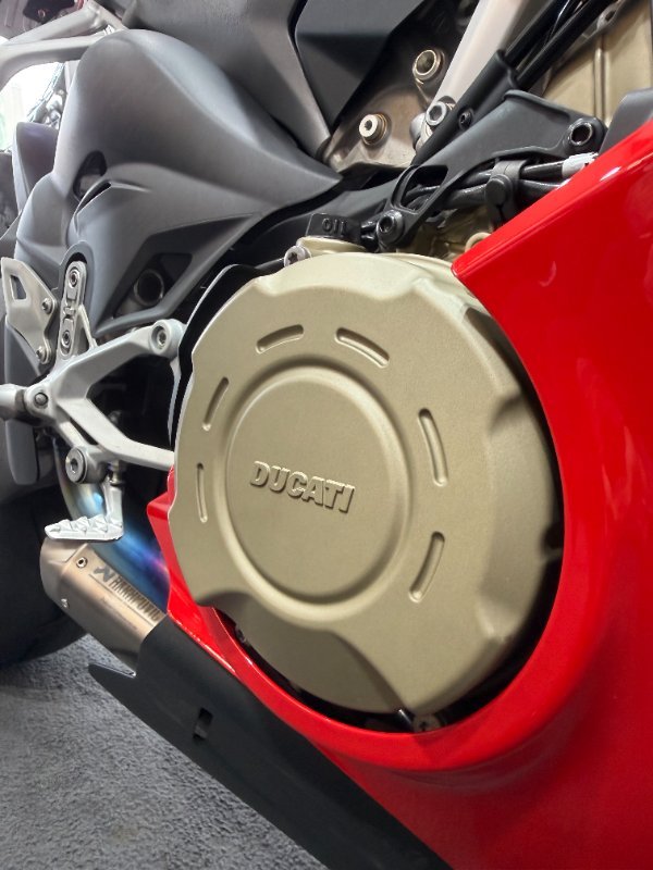 2024 DUCATI PANIGALE V4 S Red