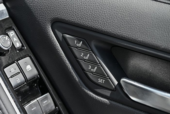 2023 Toyota Landcruiser Sahara ZX