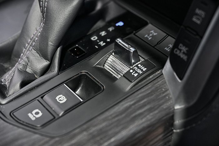 2023 Toyota Landcruiser Sahara ZX