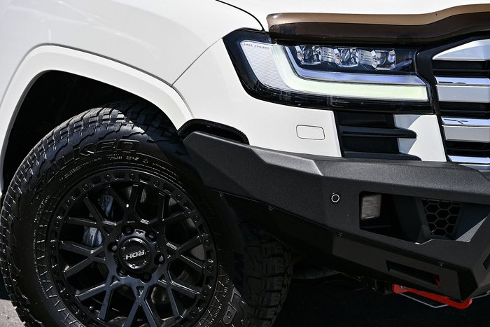 2023 Toyota Landcruiser Sahara ZX