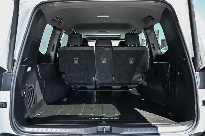 2023 Toyota Landcruiser Sahara ZX