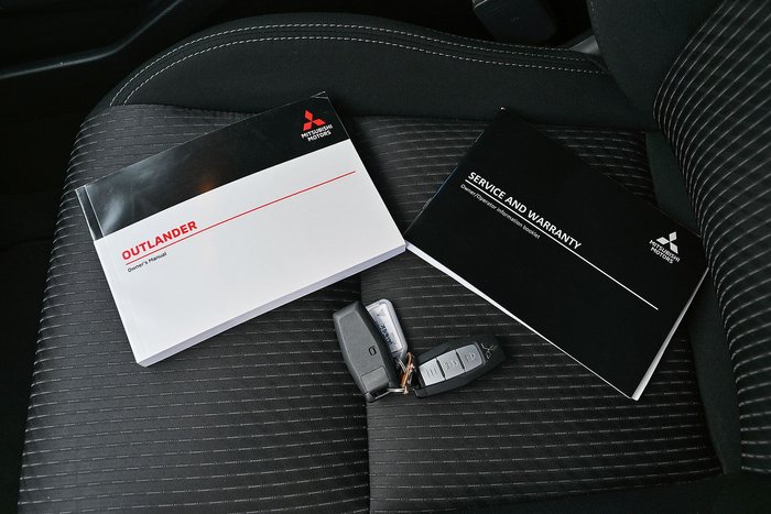 2022 Mitsubishi Outlander LS