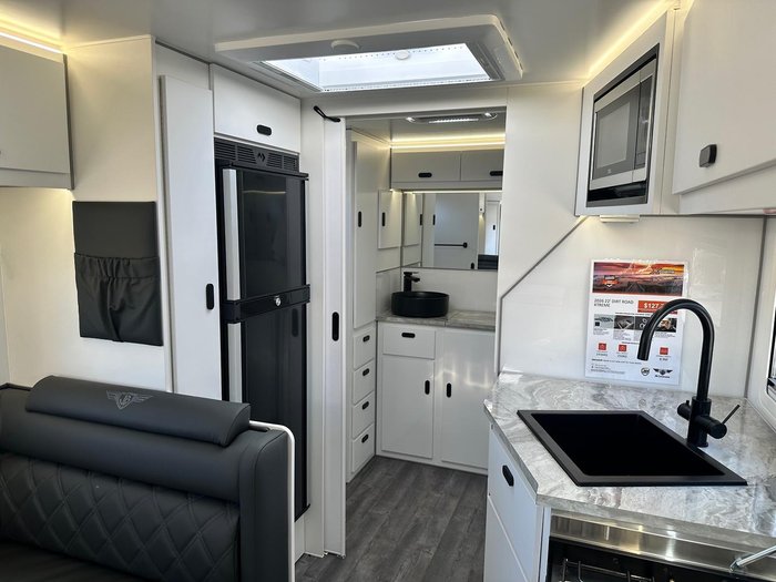 2026 JB Caravans Dirt Road Extreme 22' Large Ensuite