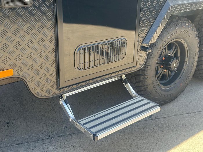 2026 JB Caravans Dirt Road Extreme 22' Large Ensuite