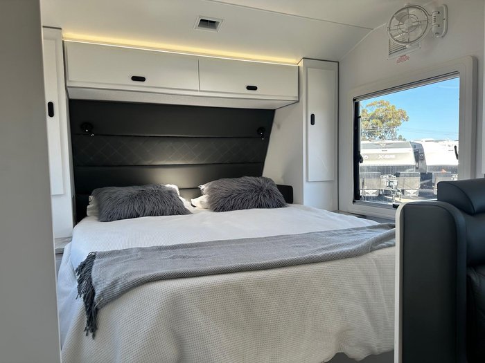 2026 JB Caravans Dirt Road Extreme 22' Large Ensuite