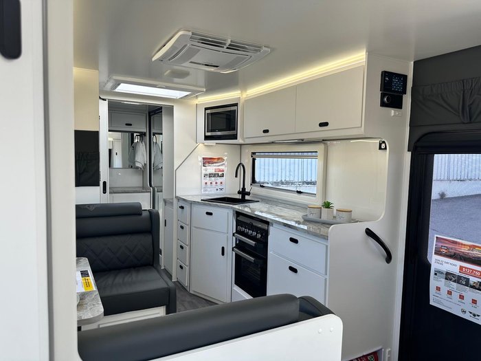2026 JB Caravans Dirt Road Extreme 22' Large Ensuite