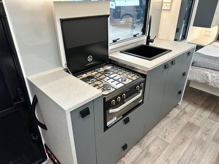 2026 New Age Caravans Manta Ray 18 Ft Mr18ermy26