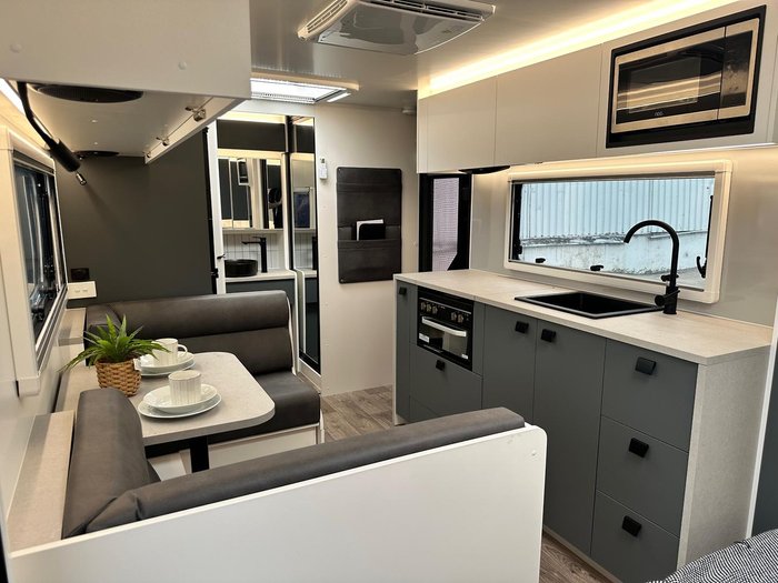 2026 New Age Caravans Manta Ray 18 Ft Mr18ermy26