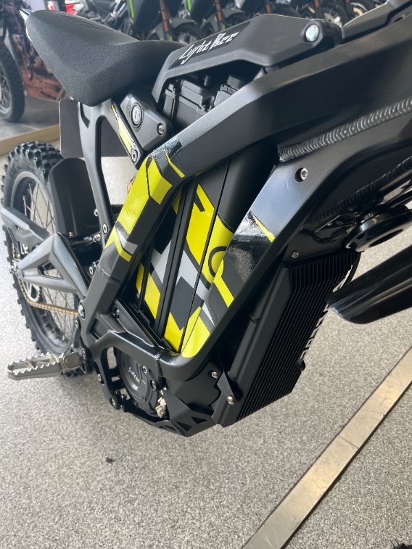 2025 Surron LIGHT BEE X BLACK