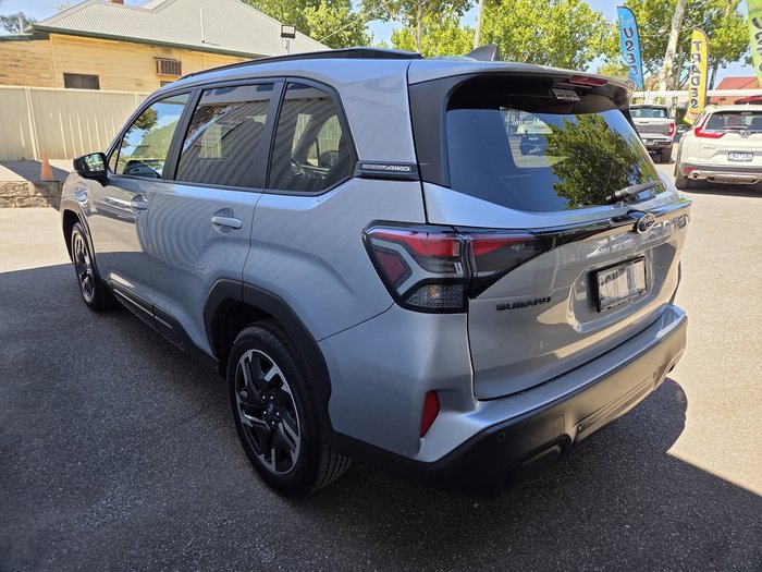 2025 Subaru Forester 2.5I Touring (awd)