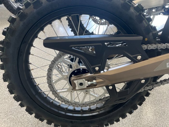 2026 Surron ULTRA BEE T BROWN