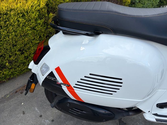 2023 VESPA GTS 300 SUPER SPORT
