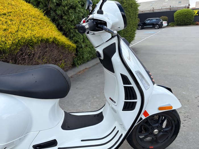 2023 VESPA GTS 300 SUPER SPORT
