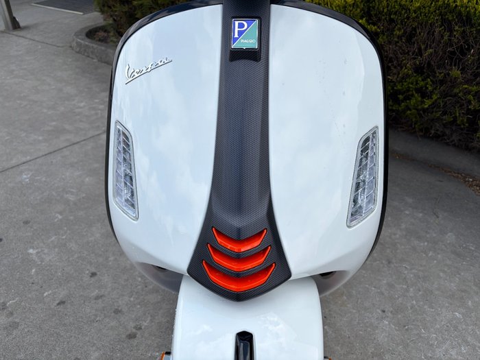 2023 VESPA GTS 300 SUPER SPORT