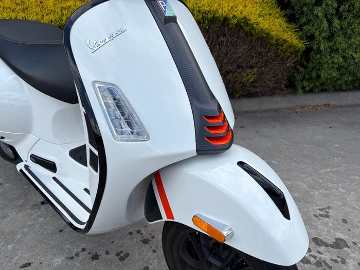2023 VESPA GTS 300 SUPER SPORT