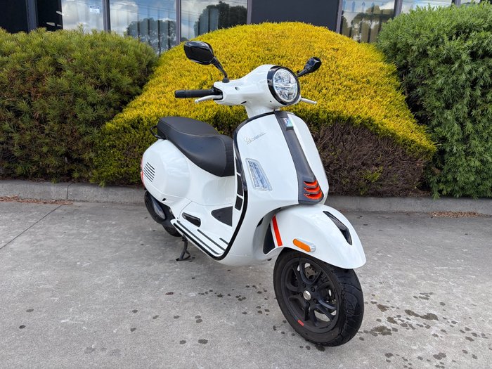 2023 VESPA GTS 300 SUPER SPORT