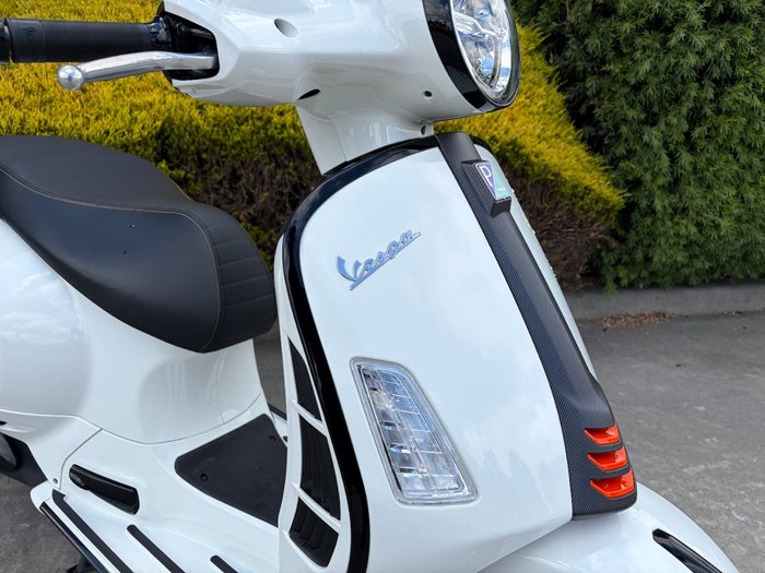 2023 VESPA GTS 300 SUPER SPORT