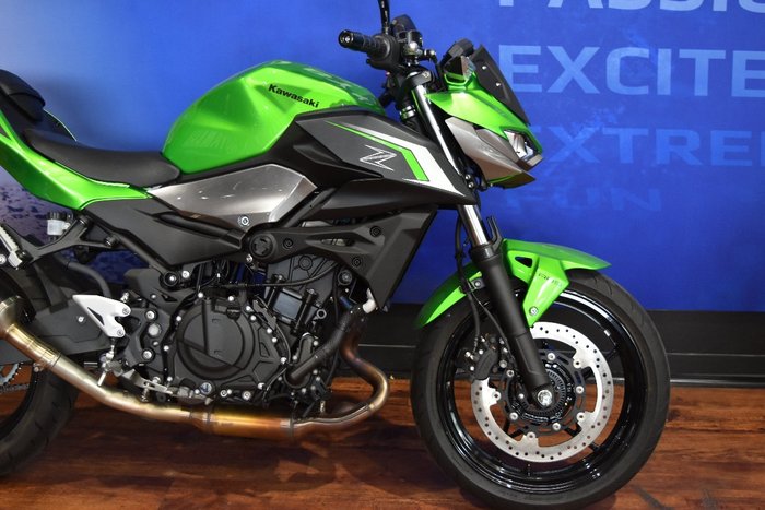 2024 Kawasaki Z500 Green