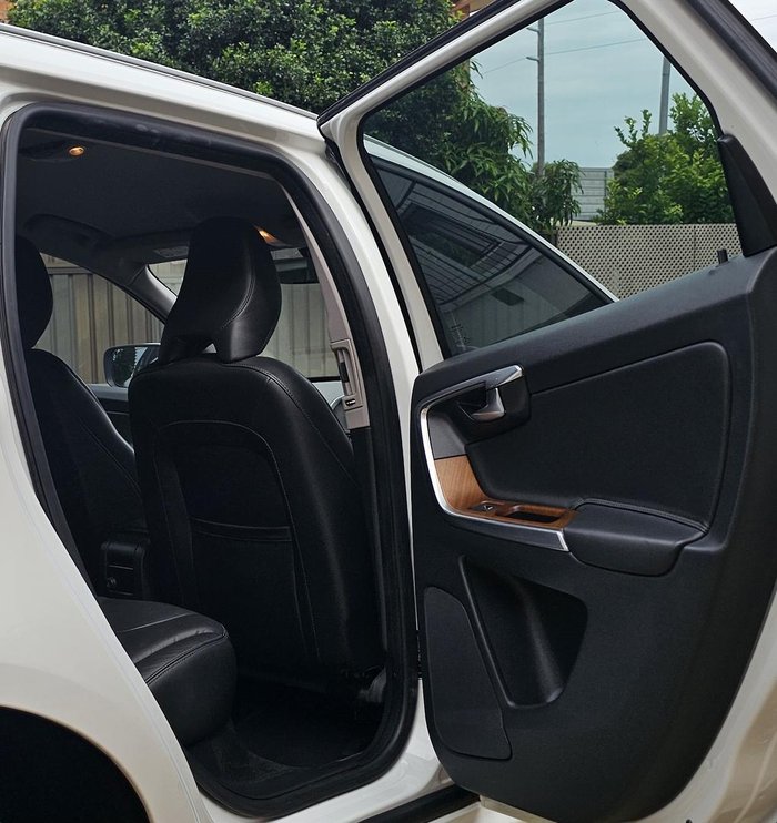 2015 Volvo XC60 D4 Luxury MY16 AWD Crystal White