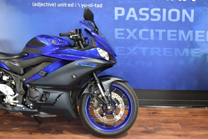 2023 Yamaha YZF-R3 Blue