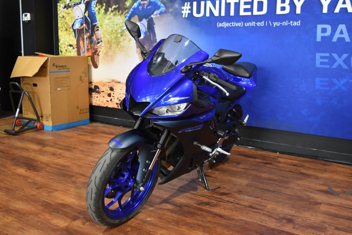 2023 Yamaha YZF-R3 Blue