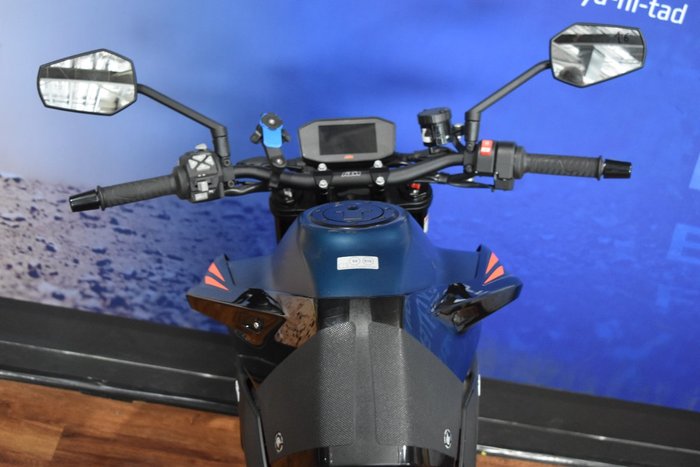 2023 Ktm 890 DUKE R Orange